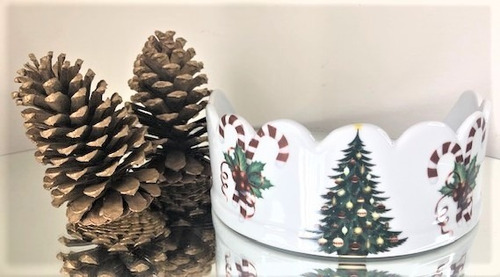 Imagem 1 de 3 de Panetoneira Aberta De Porcelana - Porta-panetone - Natal