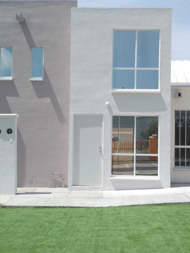Casa De 2 Plantas Ideal Para Crédito Infonavit