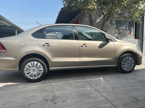 Volkswagen Vento 1.6 Starline At