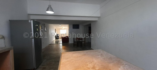 Imagen 3 de 30 de Casa En Venta En Cabudare El Trigal, Flex. Mls #22-24439, Profesional Inmobiliario Rocelys Lugo, 0414-1275734