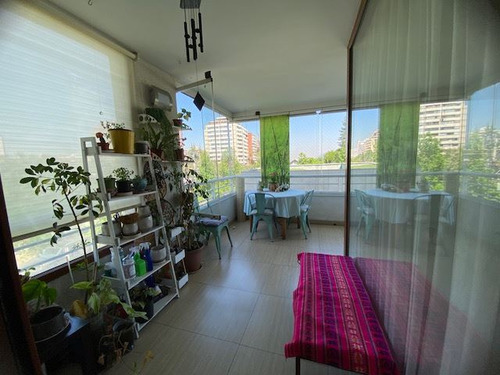 Departamento En Venta De 4 Dorm. Metro Manq. En Las Condes