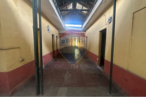 Excelente Propiedad En Estacion Central