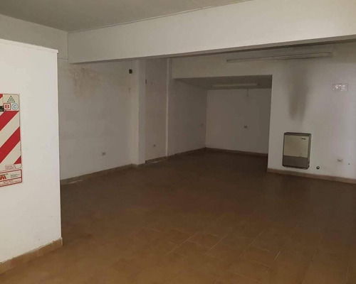 Espacio Para Fábrica + Chalet En Primer Piso