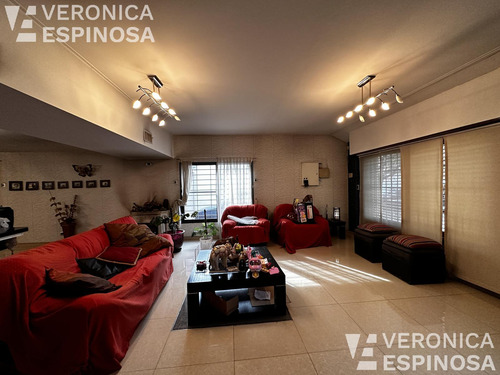 Casa En Venta 5 Ambientes, Morón