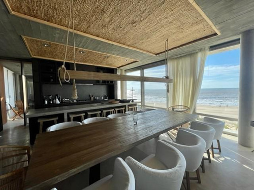 Casa Sobre El Mar
