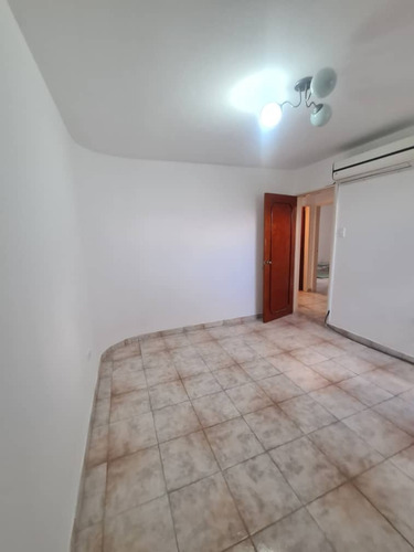 Imagen 6 de 25 de Fernando Guerrero Vende Apartamento En Urb El Bosque Res Vista Real