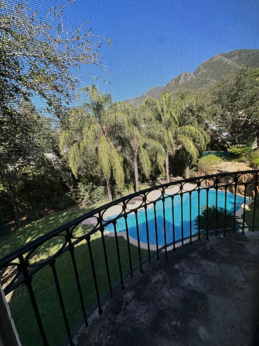 Casa En Renta En Colonia Bosques De Las Misiones Sector Encino, Santiago, Nuevo León