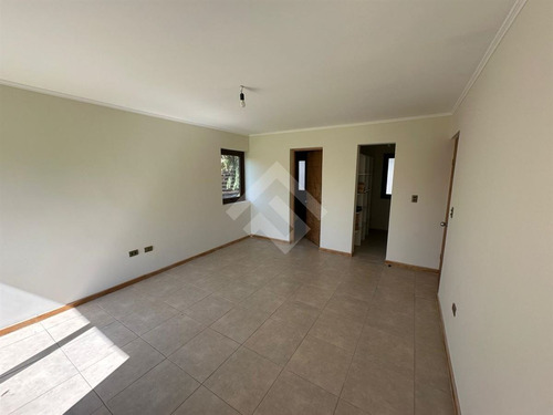 Arriendo En Tlgte Casa 3d 3b Con Piscina Y Riego En 1000 Mts