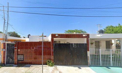 Casa En Venta En Chuburna De Hidalgo, Mérida, Yucatán. Af*