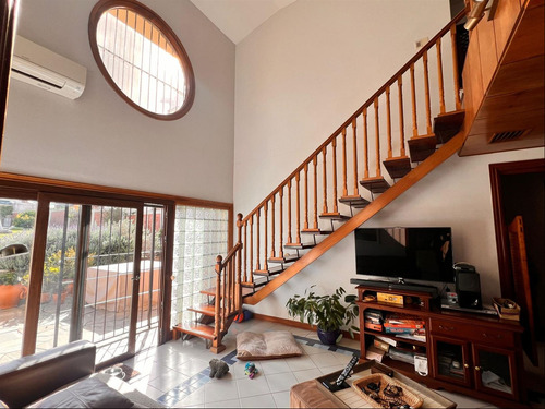 Casa En Venta Padrón Único, Piscina, Estufa, Punta Gorda.