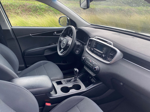 Imagen 6 de 9 de Kia Sorento 2018 2.4 L4 Lx Tela 7 Pasajeros At