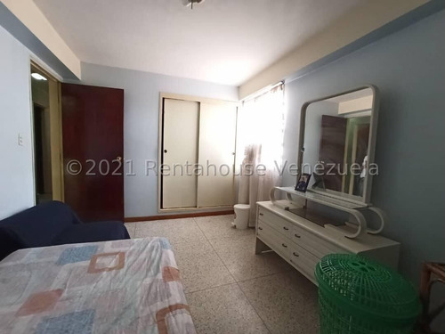 Imagen 18 de 20 de Comodo Apartamento En Venta Urb El Centro Mcy Estef 22-5115