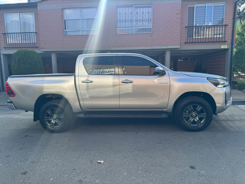 Toyota Hilux 2.4 Diésel 4X4