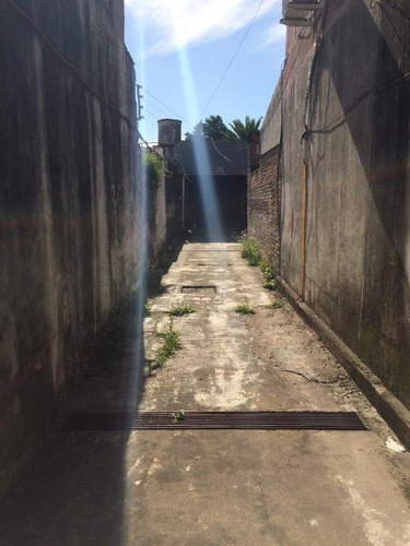 Imagen 2 de 9 de Galpon Ph En Venta - Moron Sur