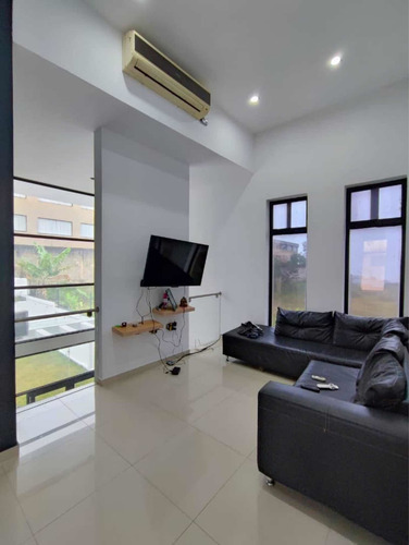 Imagen 9 de 15 de En Venta Casa Con Acabados De Primera En La Castellana Sprc