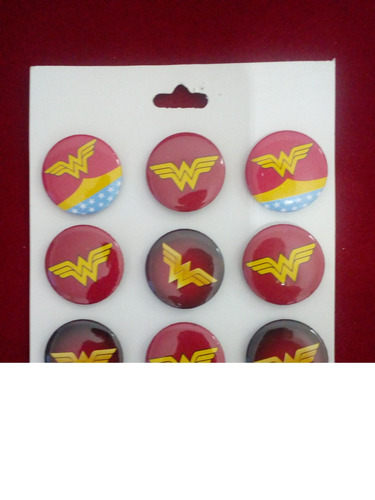 Imagem 1 de 1 de Cartela De Bottons Mulher Maravilha | Broches | Pins