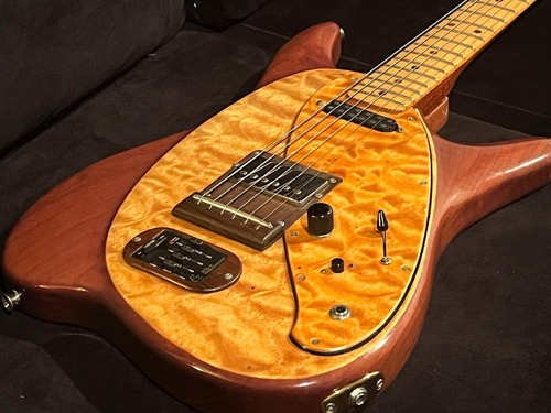 Guitarra Única - Acústica/eléctrica - Luthier Dorcas Stoll Diestro Terracota Maple (Usado)