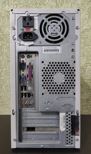 Pc Gamer Antigo Com Windows Xp - Retrô Vintage