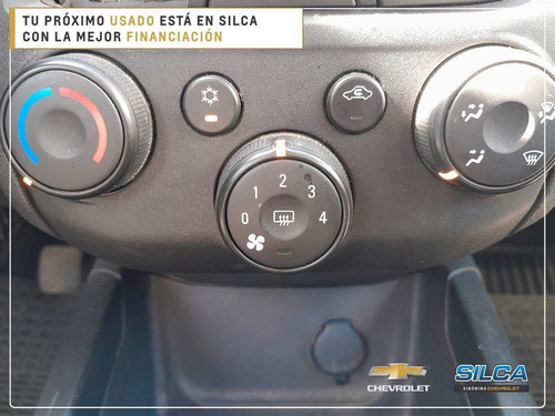 Imagen 15 de 19 de Chevrolet Prisma Joy 2017 Gris Plata 4 Puertas