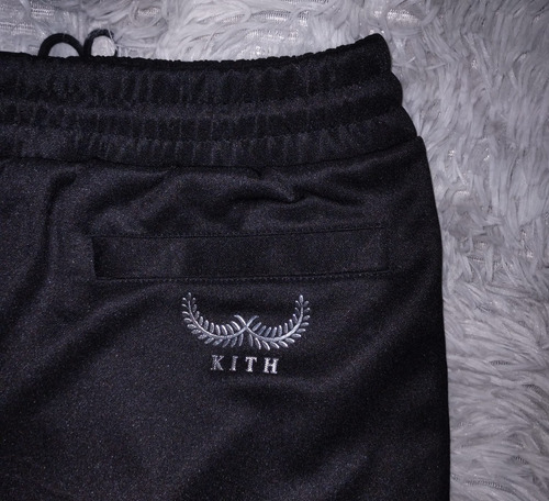 Short Kith Color Negro Caballero Talla S/ch (Usado)