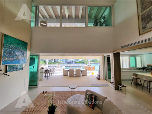 Casa En Venta, 5 Recámaras, Elevador, Remodelada Nueva, Amueblada,puerto Cancún.