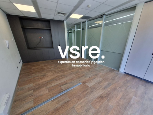 Magnífica Oficina En Piso Alto - Nueva Las Condes