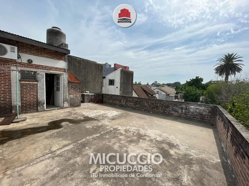 Local Con Depósito Y Departamento En Venta, Gelves 283, Belén De Escobar