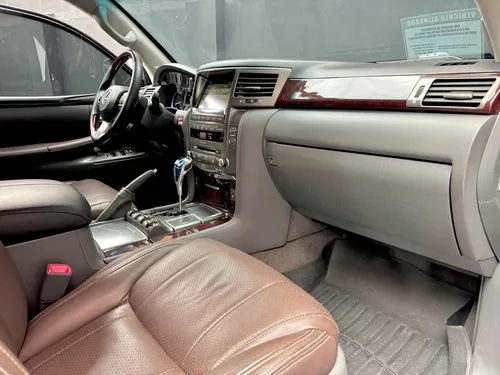Lexus LX 5.7 570