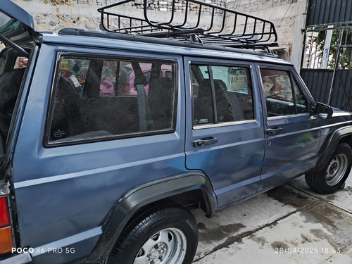 Jeep Cherokee Cherokee Sport 4x4 At