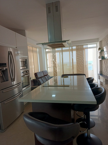 Apartamento En Alquiler Fijo, Blue Bay Playa Moreno. Pampat