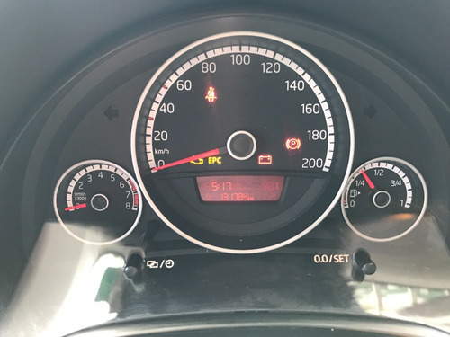 Imagem 9 de 15 de Volkswagen Up! High 1.0 Total Flex 12v 5p 2015