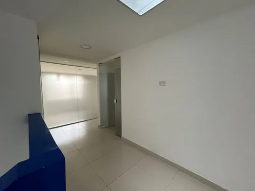 Consultorio En Arriendo/venta En Los Cedros. Cod V16262