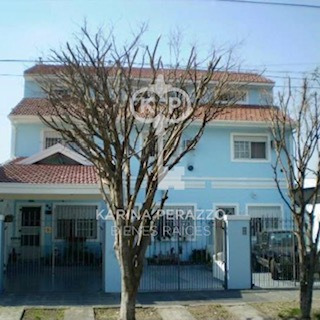 Imagen 1 de 14 de Triplex De 4 Ambientes