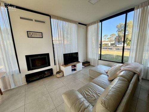Imagen 3 de 18 de Casa A La Venta. Barrio Privado. Punta Del Este. - Punta Del Este La Residence