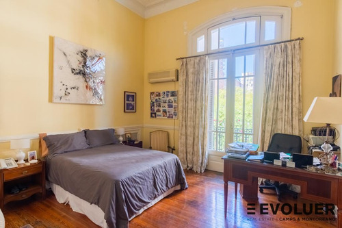 Magnífica Casa De Estilo Para Vivienda, Oficinas O Desarrollo En Barrio Norte