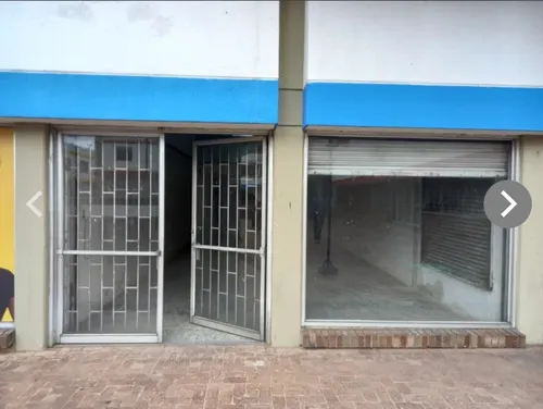 Bodega 218.50 M2 - 2 Pisos - 2 Baños