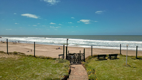 Venta De Departamento Y Cochera Con Bajada Al Mar