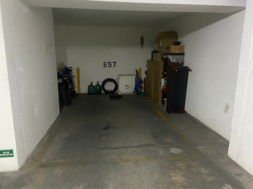 Vende Amplio Departamento En Fernando Lazcano, San Miguel,
