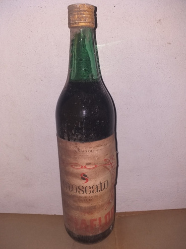 Antigua Botella De Un Litro Sin Abrir De Vino Moscato