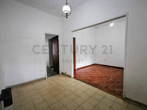 Imagen 3 de 14 de Casa En Venta De 2 Dormitorios En La Plata