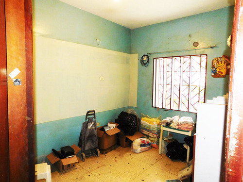Maria E. Vende Negociable !!estupenda Casa Excelente Inversión!! En Parroquia Catedral, Lara#25-15681**6h 3b 368m2