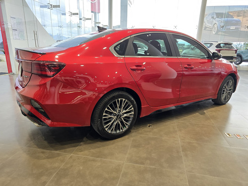 Kia Forte 4p GT L4/1.6/T Aut