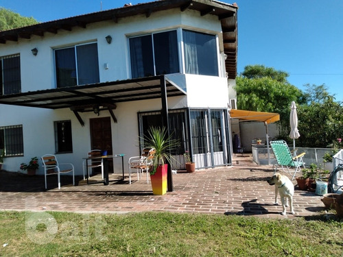 Imagen 6 de 11 de Vendo Casa 4 Dormitorios Villa Lago Azul Carlos Paz