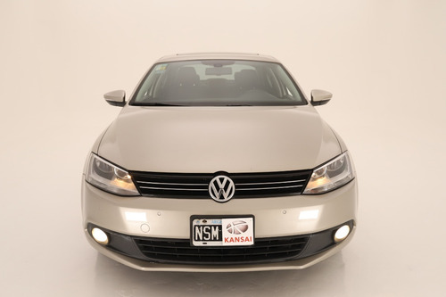 Volkswagen Vento 2.5 Luxury Tiptronic 2014