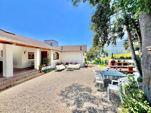 En Venta Encantadora Y Sólida Casa Con Linda Vista, Zapallar