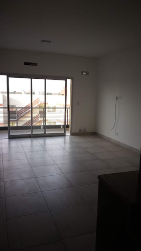 Departamento 4 Ambientes En Alquiler