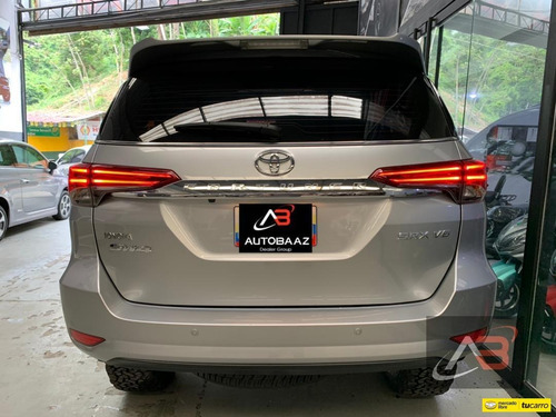 Imagen 3 de 14 de Toyota Fortuner Dubai