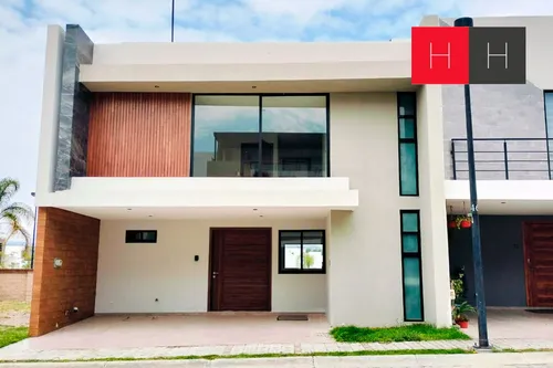 Casa En Venta En Lomas De Angelopolis
