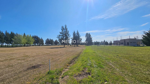 Terreno En Venta Al Golf De 1800 M2 En Fincas De San Vicente