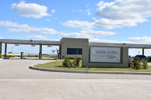 Terreno Lote En Venta A Laguna Barrio Santa Clara Al Sur-canning